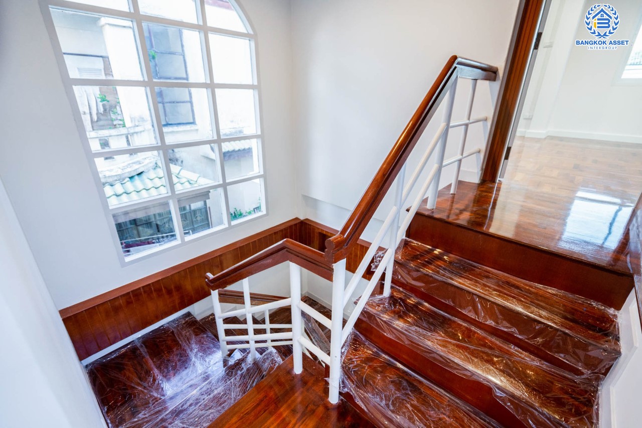 บ้านมือสองตกแต่งใหม่ ม.เศรณีวิลล่า บางใหญ่-กาญจนาภิเษก (บ้านกล้วย-ไทรน้อย) พร้อมทุกการเข้าอยู่ เนื้อที่ 50 ตร.ว. ฟังก์ชันพร้อม 3 ห้องนอน 3 ห้องน้ำ จอดรถได้ 2 คัน บนทำเลคุณภาพ! เชื่อมต่อ ถ.กาญจนาภิเษก ใกล้เซ็นทรัลเวสต์เกต และ รถไฟฟ้า "สถานีคลองบางไผ่"